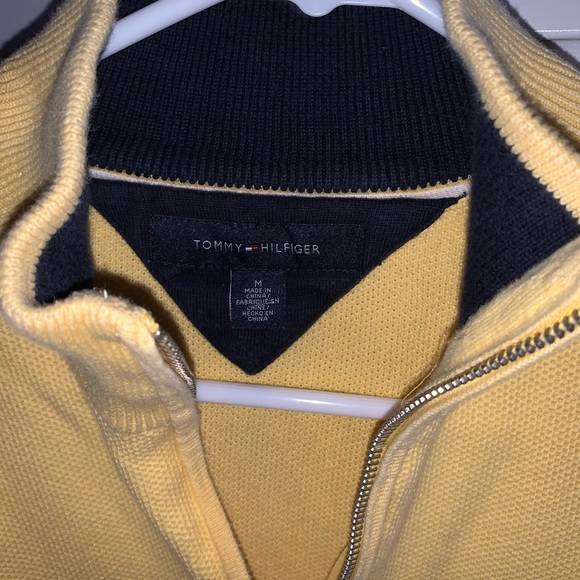 Tommy Hilfiger sweater - Picture 2 of 2